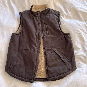 Lee Vest